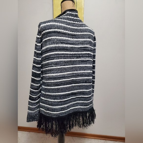 Medium cardigan - Picture 3 of 3